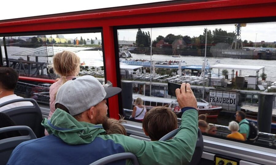 Hamburg: Line C Sightseeing Hop-On Hop-Off Bus Tour - Key points to know before you board