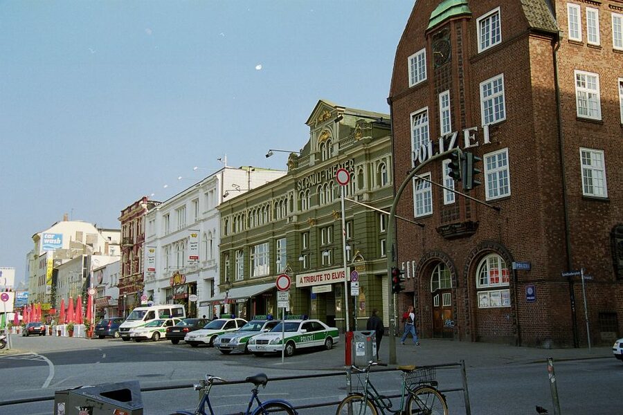 Hamburg: Line F Hop-On Hop-Off Bus and Boat Tour - Is $43 a fair price?