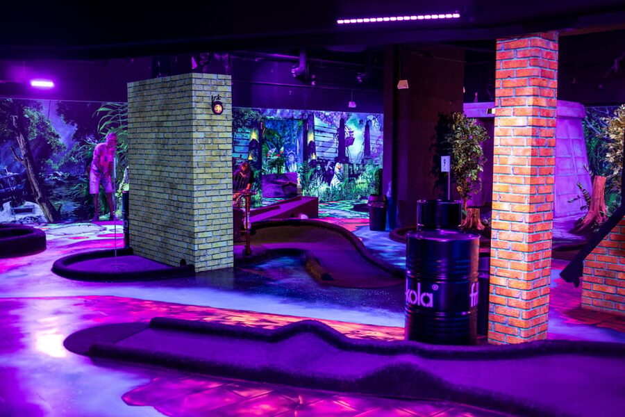 Hamburg: Moviegolf Experience - Who should book Hamburg MovieGolf?