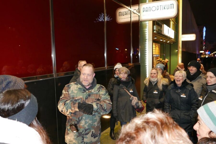 Hamburg: Olivia Jones Tour with Iconic Barker Fabian - Looking inside an S&M studio