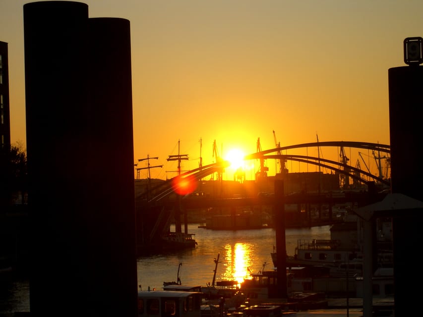 Hamburg: Private - Town Hall, Speicherstadt, Elbphilharmonie - The Chamber of Commerce and the old stock exchange