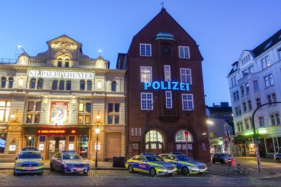Hamburg: Reeperbahn Quickie, The Short & Sexy St. Pauli Tour - Why this short tour works for first-time visitors
