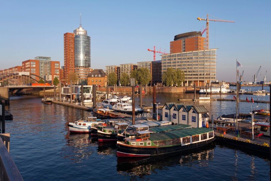 Hamburg: Scavenger Hunt Self-Guided Tour for Children - Timing, access, and practical planning