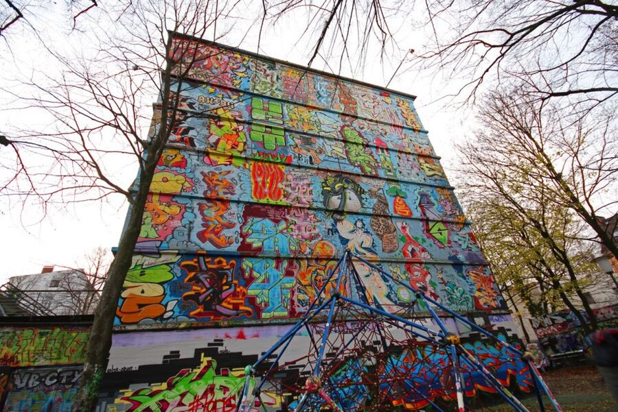 Hamburg: Schanzenviertel Culinary Tour - The Rote Flora and the politics of change