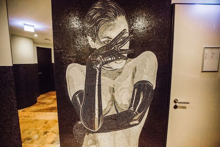 Hamburg: Sex and Crime in St. Pauli Tour for Ages 18+ - What you receive for $295 per group