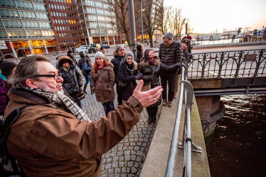 Hamburg: Speicherstadt and HafenCity 2-Hour Tour - Key things to know before you book