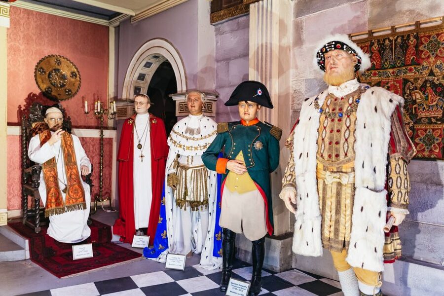 Hamburg: Ticket to the Panoptikum Waxworks - The visit works best as a self-guided stop