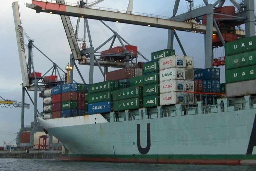 Hamburg: Traditional Harbor Tour with Commentary - What the German commentary adds
