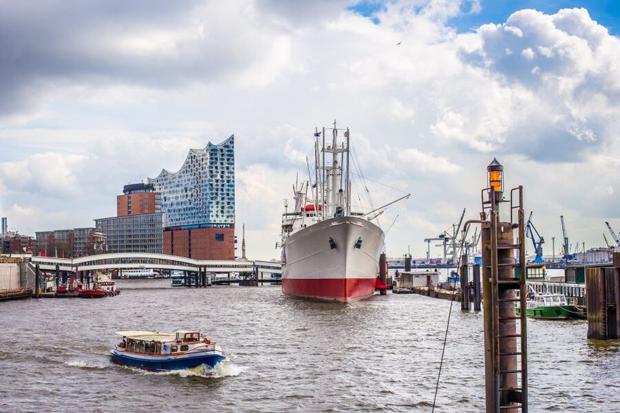 Hamburg: Ultimate Barge Tour with Live Commentary - What this Hamburg harbor cruise is really about
