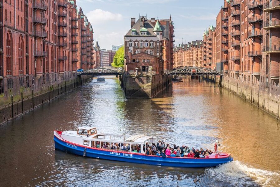 Hamburg: Ultimate Barge Tour with Live Commentary - Starting at Landungsbrücken and heading into the port