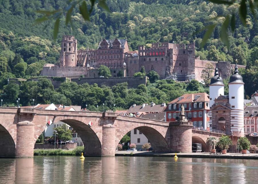 Heidelberg: Experience our history 1.5h walking tour through the old town - Starting near Karlsplatz and reaching the Old Town