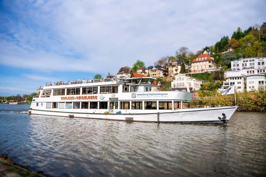 Heidelberg: Neckar River Sightseeing Cruise with a Drink - A river view of Heidelberg’s famous sights