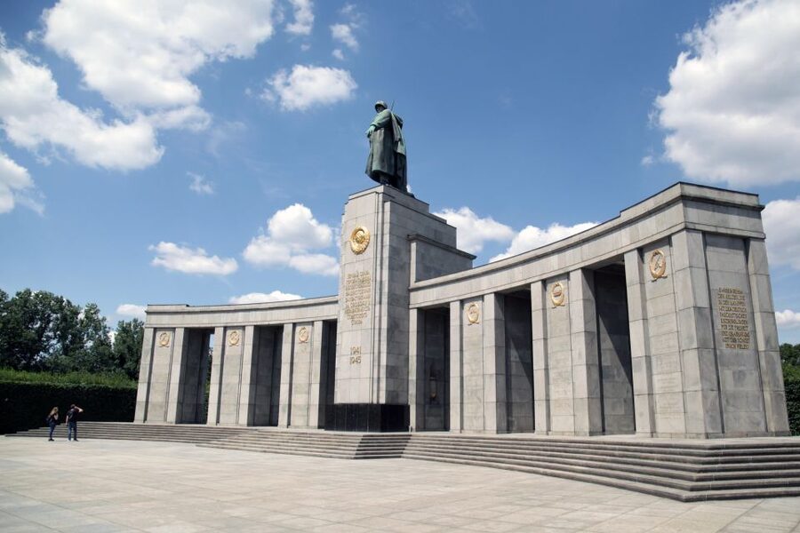 Hitler’s Germany: Berlin During the Third Reich & WWII - Hitler’s bunker site and the end of the regime