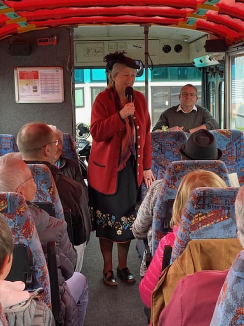 Kassel: Laughing with Lotte Moser - Lotte Moser turns a bus ride into theater