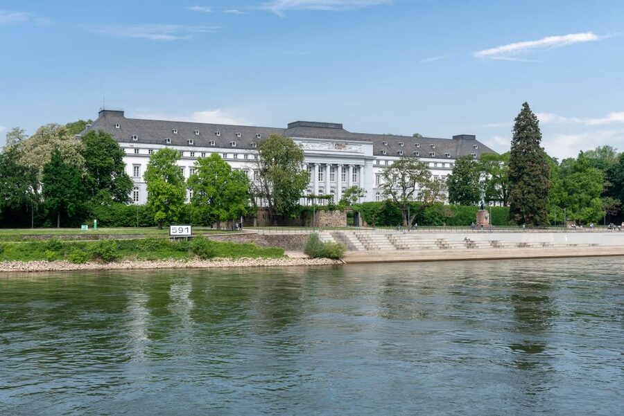 Koblenz: Old Town Sightseeing Cruise along the Rhine - Comfort, service, and the pace of the boat