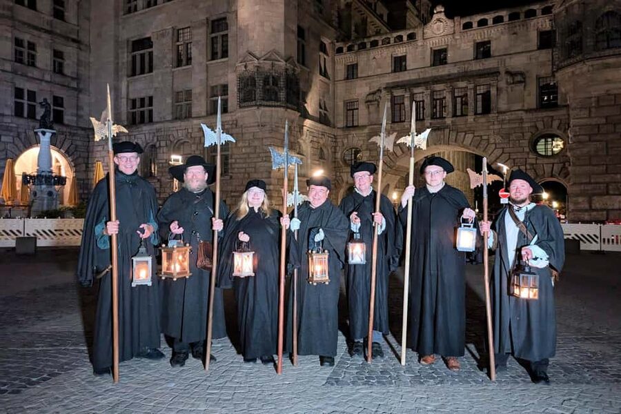 Leipzig: 1.5-Hour Public Tour with Night Watchman Bremme - Following Bremme into Leipzig after dark