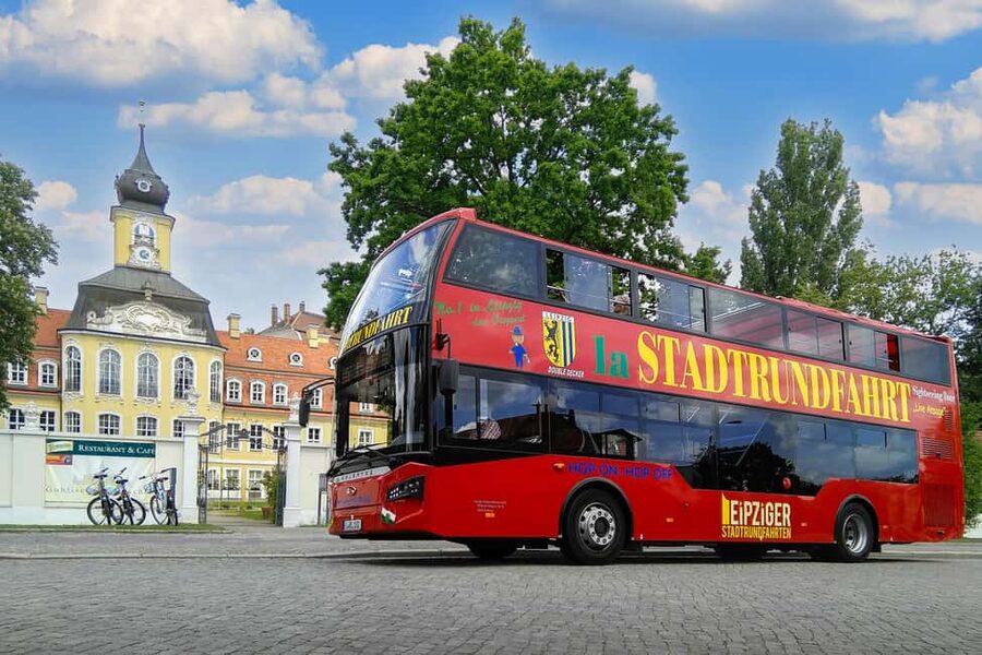 Leipzig: Bus Tour with Walking Tour - Why this bus tour works well in Leipzig