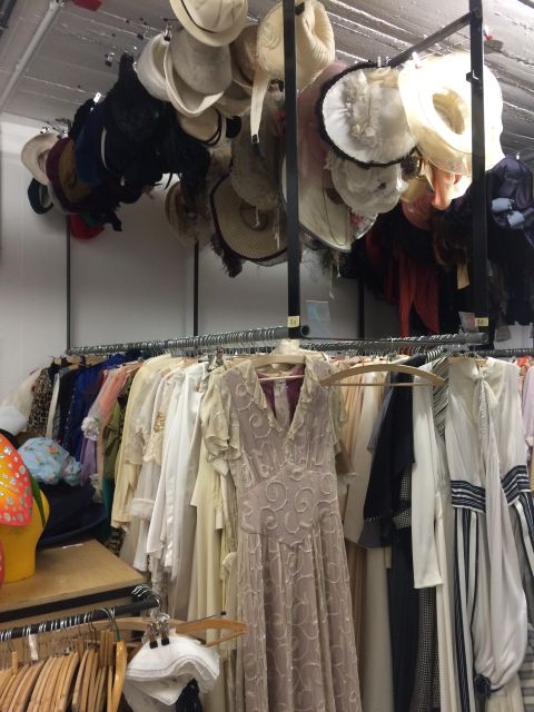 "Look behind the scenes" - leadership in the State Theater - Costumes Made for Movement and Character