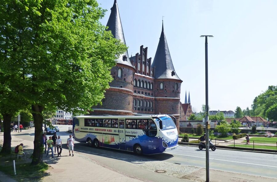 Lübeck: 1-Hour Splash Bus City Tour - Who will enjoy this unusual Lübeck tour?