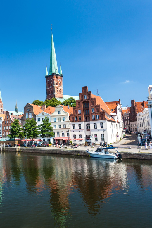 Lübeck: 1-Hour Splash Bus City Tour - The moment Lübeck’s bus takes the plunge
