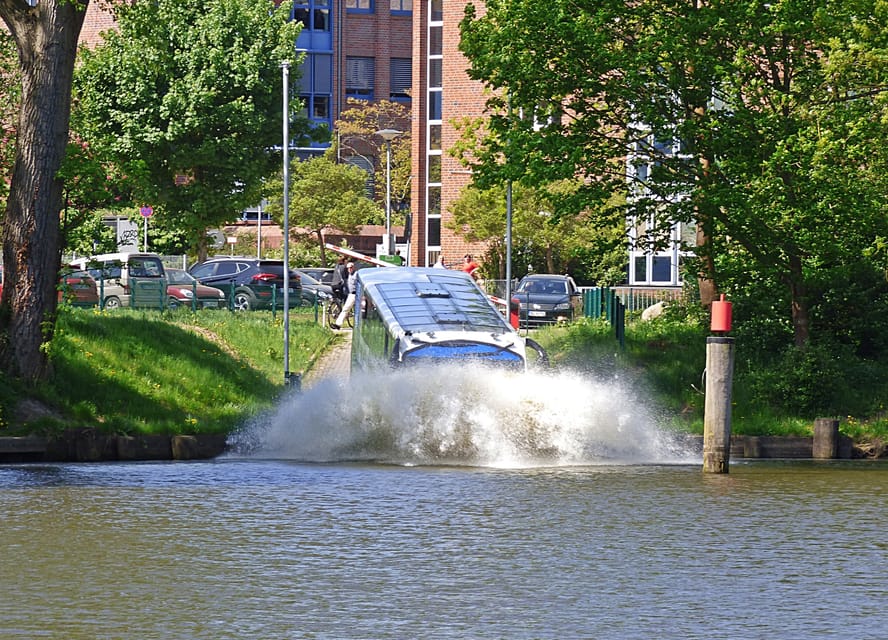 Lübeck: 1-Hour Splash Bus City Tour - Windows, weather, and taking photos