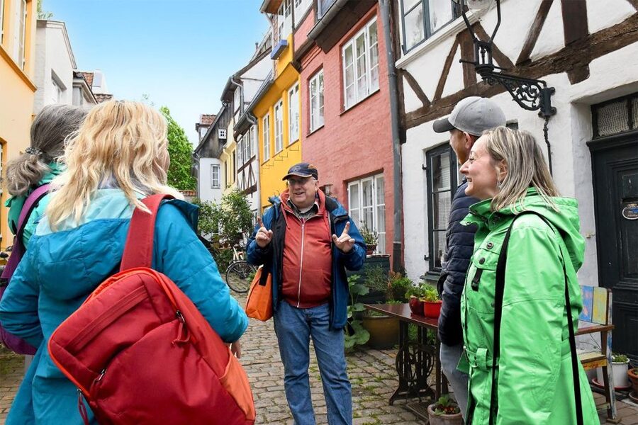 Lübeck: entertaining guided tour to old town highlights - Starting at the Holstentor and Lübeck’s seven towers