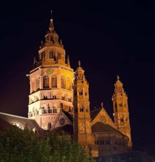 Mainz: guided evening tour of the Rhine embankment/old town in German and English - Eisenturm, Heiliggeist, and the Fischtor turn