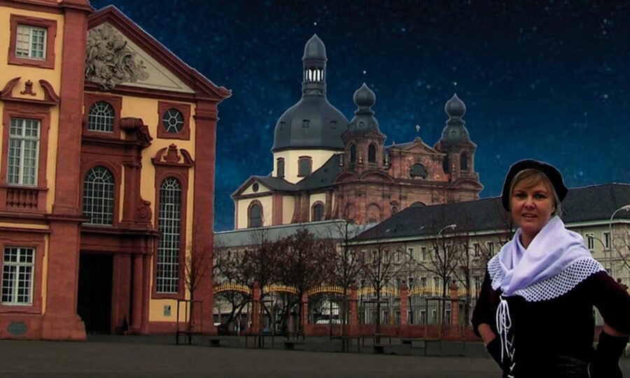Mannheim: Public Night Watchman Tour with Night Watchwoman Marie - Dalberghaus and the return to the palace