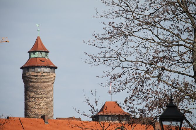 Medieval Tour in Nuremberg in Spanish - Heilig-Geist-Spital and Till Eulenspiegel