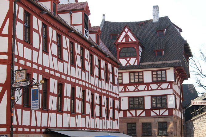Medieval Tour in Nuremberg in Spanish - Hauptmarkt: begin with Nuremberg’s city story