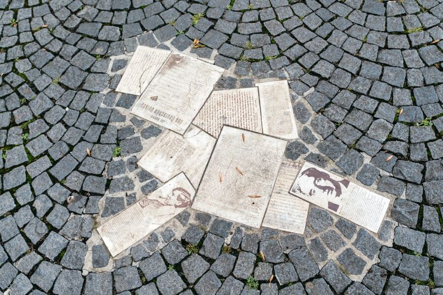Munich 3-Hour Guided Bike Tour - Schwabing, river air, and the English Garden
