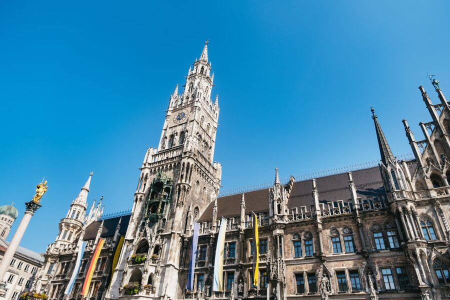 Munich 3-Hour Guided Bike Tour - Starting with Marienplatz and Munich’s royal center