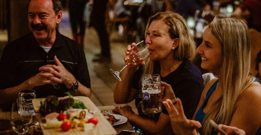 Munich: Beer and Food Tour with Dinner & Oktoberfest Museum - Key points at a glance