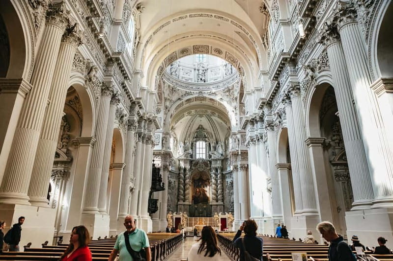 Munich: Classic Guided City Tour by Bike (English Tour Only) - The Chinese Tower beer garden break