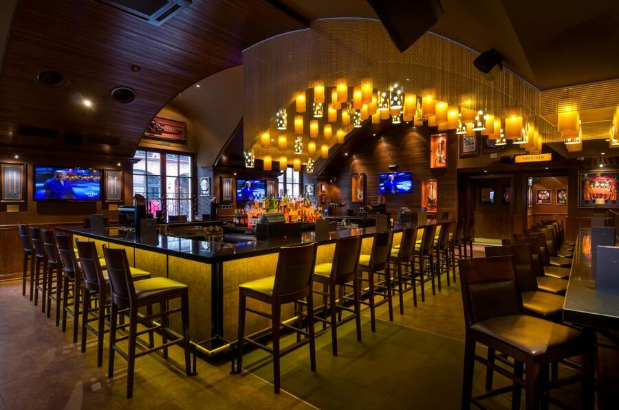 Munich: Hard Rock Cafe with Set Menu for Lunch or Dinner - The Rock Shop and Hard Rock Couture