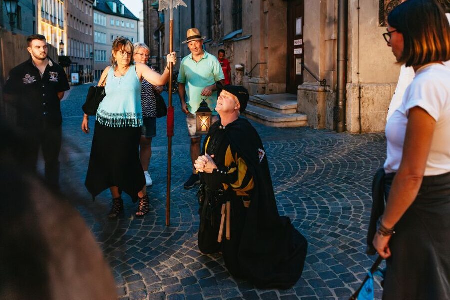 Munich: Middle Ages Tour with Night Watchman - Meeting Wolfram beside Marienplatz