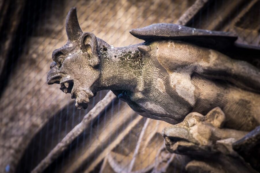 Munich: Spooky Tour of Old Town in German - From Frauenkirche to Sendlinger Tor in 105 minutes