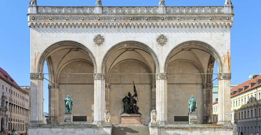 Munich: Third Reich & WWII Walking Tour - Weather, walking pace, and what to wear