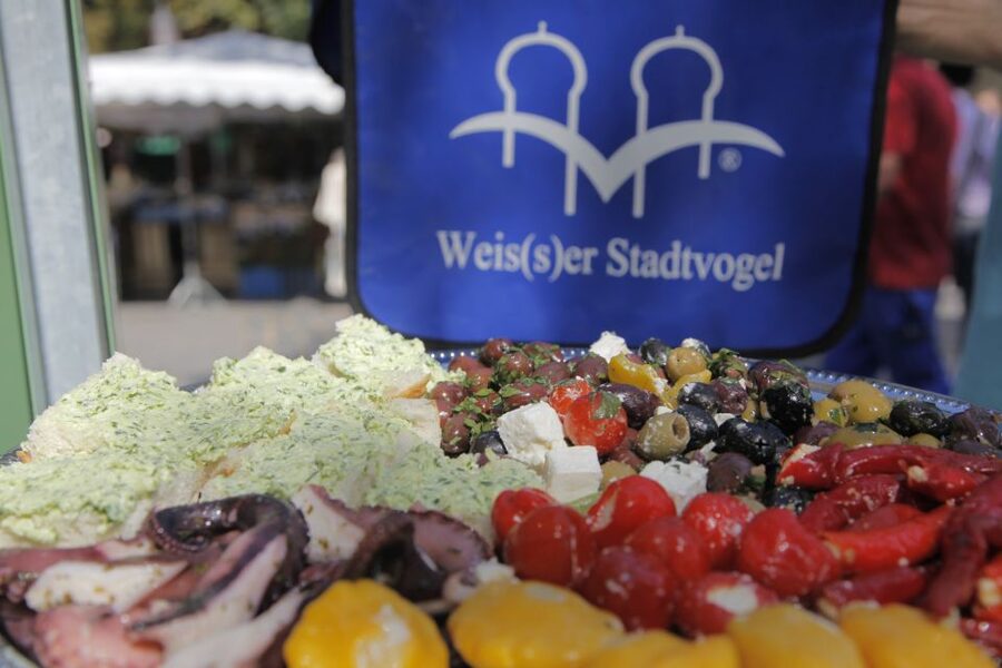 Munich: Viktualienmarkt Food Tasting Tour in German - Key points to know before booking