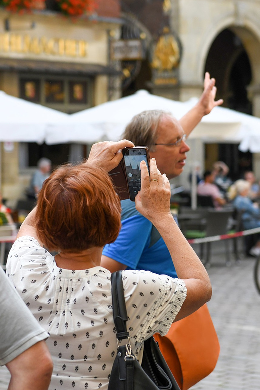 Münster: Old Town Highlights Guided Tour - St. Lamberti Church and the iron cages
