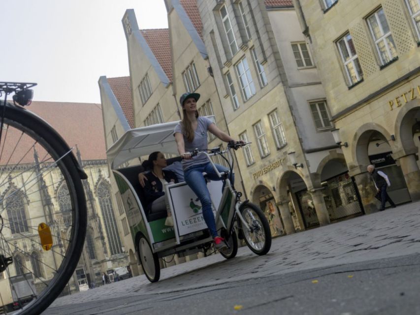 Münster: Private Guided Rickshaw City Tour - Aasee and its outdoor sculptures