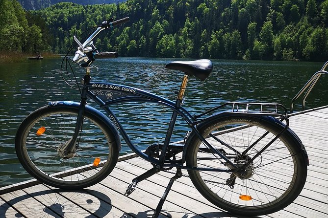 Neuschwanstein Castle by Bus Incl. Bike Ride or Hohenschwangau - Cycling around Schwansee and the Alpine foothills