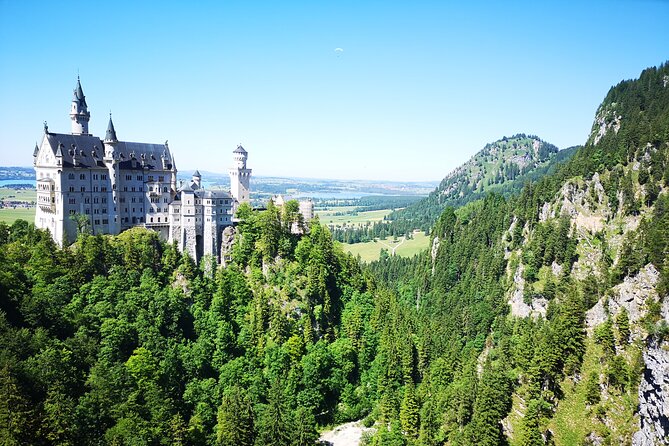 Neuschwanstein Castle by Bus Incl. Bike Ride or Hohenschwangau - Brewery lunch with views of two castles