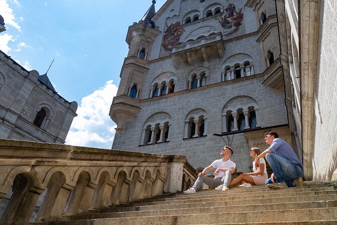 Neuschwanstein & Linderhof Castle-Fairytale Day Tour from Munich - Classic coach or premium small group?