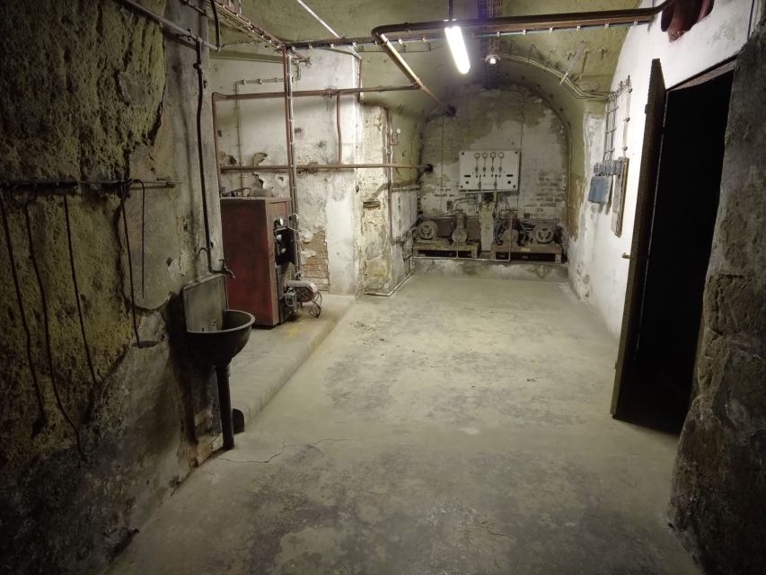 Nuremberg: Historischer Kunstbunker WWII Art Bunker Tour - A one-hour route with a strong sense of place