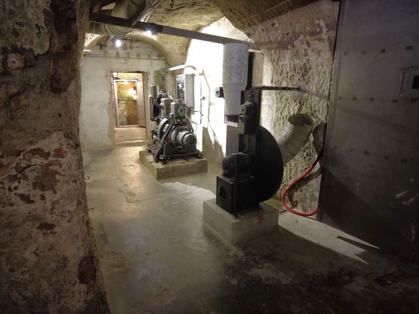 Nuremberg: Historischer Kunstbunker WWII Art Bunker Tour - Who will get the most from this tour?