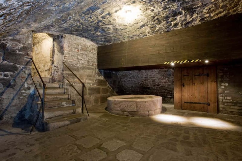 Nuremberg: Medieval Dungeons Guided Tour - Entering the medieval dungeons below Old City Hall