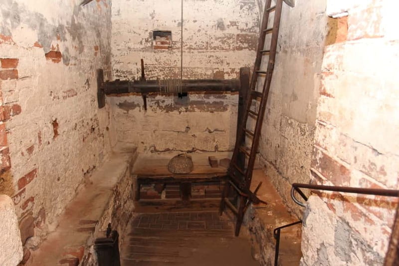 Nuremberg: Medieval Dungeons Guided Tour - Why the original furnishings matter