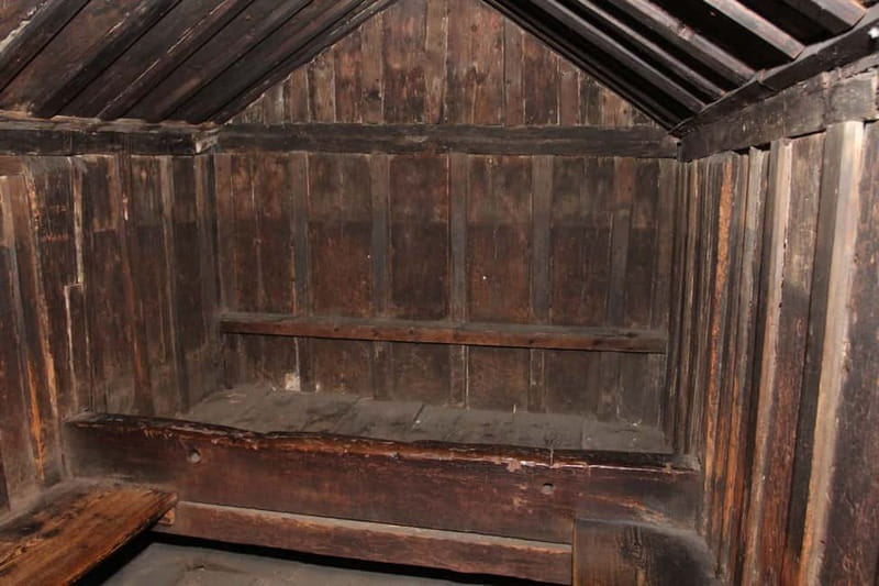 Nuremberg: Medieval Dungeons Guided Tour - The guides make the difference