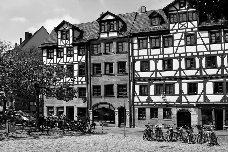Nuremberg: The Old Town in Evening Light - IN GERMAN - Hangman’s Bridge and Master Franz
